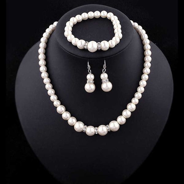 promotion bride jewelry of creative imitation pearl necklace bracelet earrings piece costume wedding jewerly set, Silver
promotion bride jewelry of creative imitation pearl necklace bracelet earrings piece costume wedding jewerly set, Silver