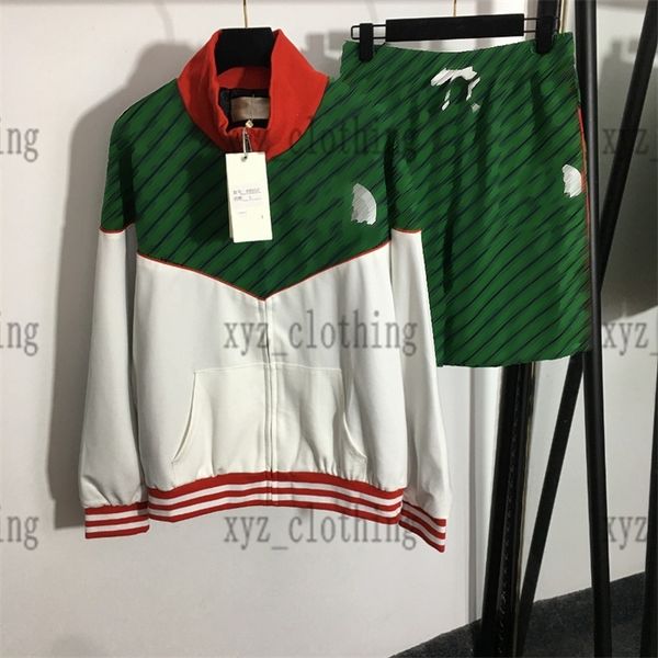 luxury jacquard letters pants stand collar long sleeve zip jacket brand designer newly womens sports tracksuits five point wide leg shorts, White
luxury jacquard letters pants stand collar long sleeve zip jacket brand designer newly womens sports tracksuits five point wide leg shorts, White
