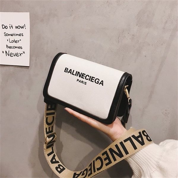 2022 factory wholesale new net red black texture single shoulder messenger bag women's fashion korean small bag 03
2022 factory wholesale new net red black texture single shoulder messenger bag women's fashion korean small bag 03