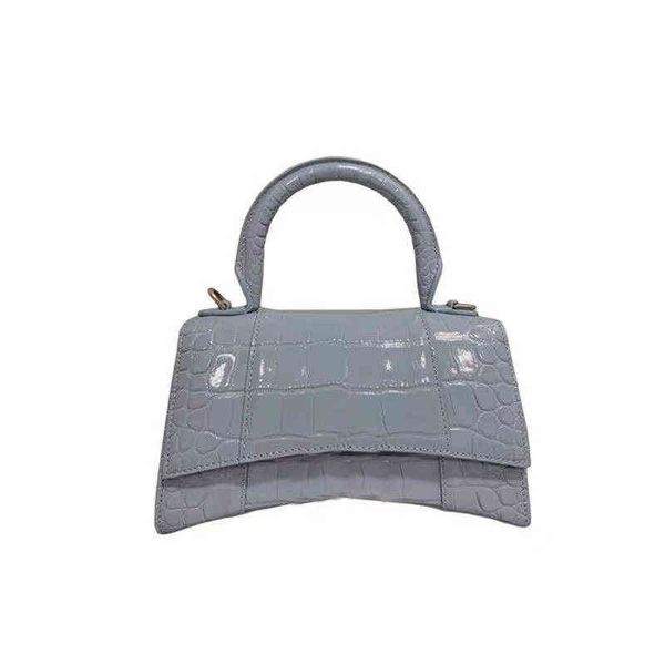 2022 new hourglass bag crocodile pattern advanced sense b button single shoulder diagonal straddle portable women's bags
2022 new hourglass bag crocodile pattern advanced sense b button single shoulder diagonal straddle portable women's bags
