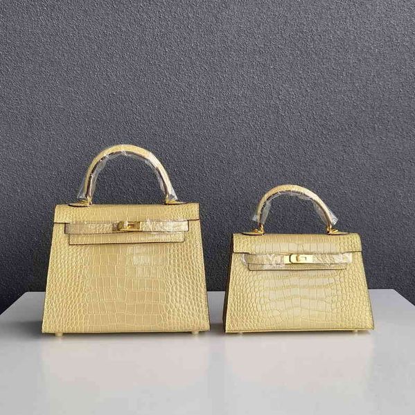 2022 new h family second crocodile cowhide mini leather fashion hand versatile messenger bag luxury designer
2022 new h family second crocodile cowhide mini leather fashion hand versatile messenger bag luxury designer