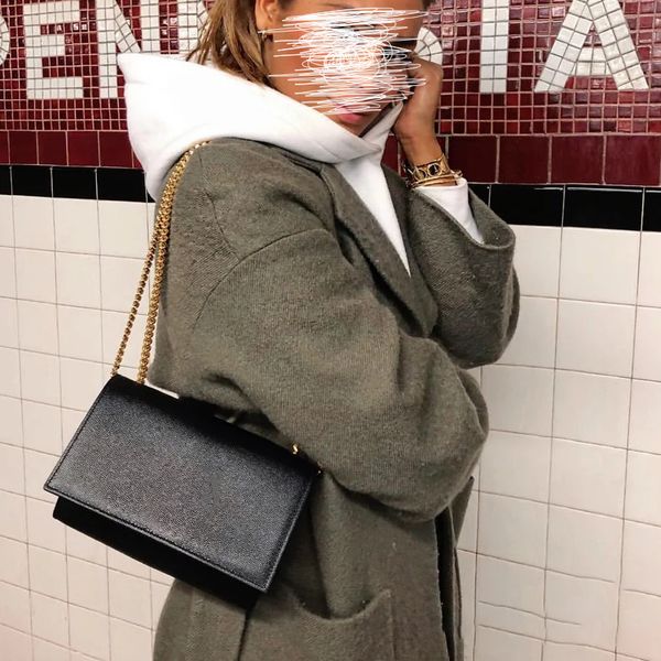 2022 new genuine leather bag necklace tassel drop flap gold buckle one shoulder crossbody envelope package fashion all-match wallet
2022 new genuine leather bag necklace tassel drop flap gold buckle one shoulder crossbody envelope package fashion all-match wallet
