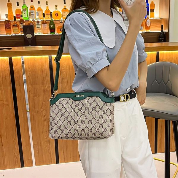 30% off 2022 new designer bags messenger single shoulder small middle-aged women's mother's
30% off 2022 new designer bags messenger single shoulder small middle-aged women's mother's