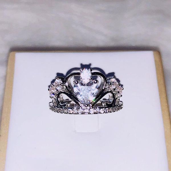 wedding rings heart-shaped crown zircon ring elegant temperament ladies jewelry romantic birthday giftwedding, Slivery;golden
wedding rings heart-shaped crown zircon ring elegant temperament ladies jewelry romantic birthday giftwedding, Slivery;golden