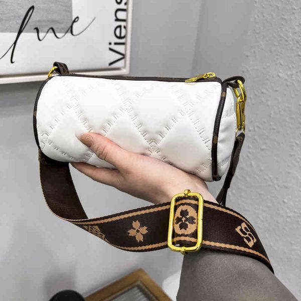 women's bag urban simple cylinder fashion leisure single shoulder msenger large capacity wide belt versatile designer bags
women's bag urban simple cylinder fashion leisure single shoulder msenger large capacity wide belt versatile designer bags