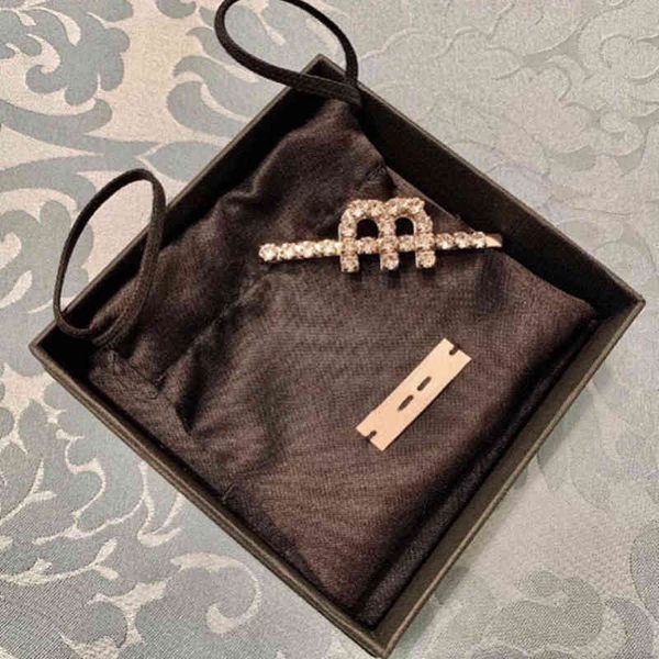 2022 new online celebrity fashionable and versatile temperament diamond studded letter hairpin high-end version brass material, Gray
2022 new online celebrity fashionable and versatile temperament diamond studded letter hairpin high-end version brass material, Gray