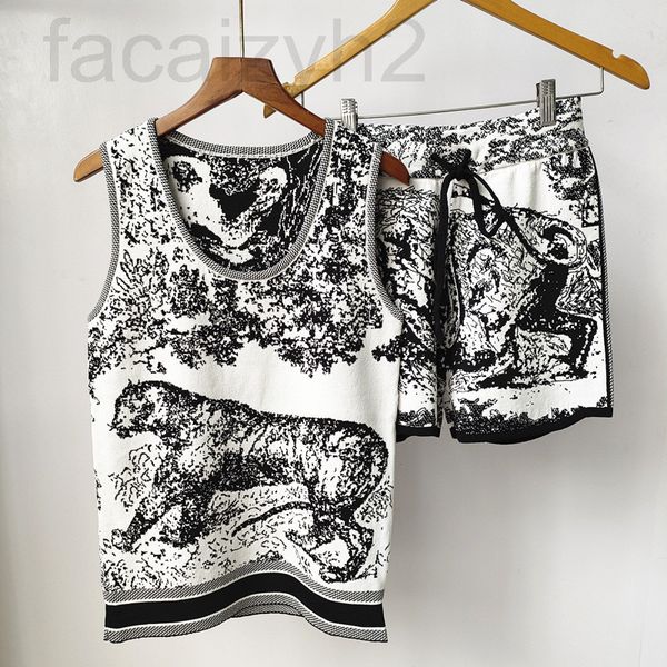 women's two piece pants designer 22 summer new d family animal jacquard vest and shorts knitted 2-piece set 26vf, White
women's two piece pants designer 22 summer new d family animal jacquard vest and shorts knitted 2-piece set 26vf, White