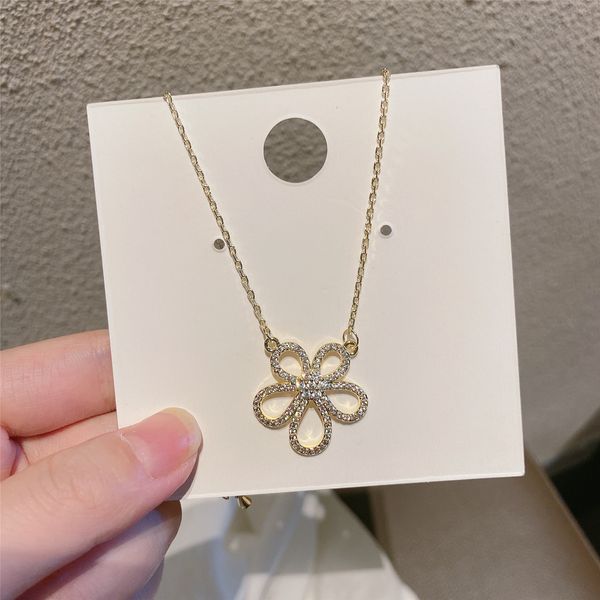 versatile simple micro inlaid zircon flower necklace korean ins style personality net red clavicle chain pendant, Silver
versatile simple micro inlaid zircon flower necklace korean ins style personality net red clavicle chain pendant, Silver