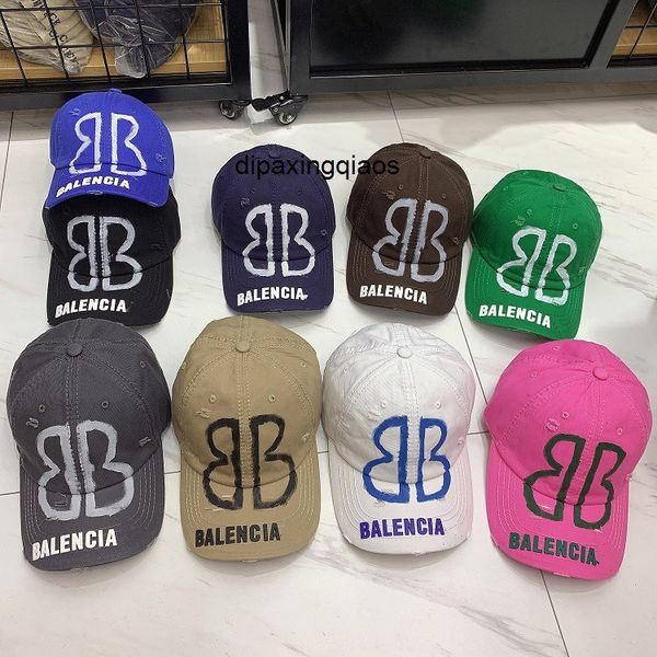 ball caps designer balencaigass 2022 paris spring and summer new men's women's trend duck tongue hat big double b graffiti letter, Blue;gray
ball caps designer balencaigass 2022 paris spring and summer new men's women's trend duck tongue hat big double b graffiti letter, Blue;gray
