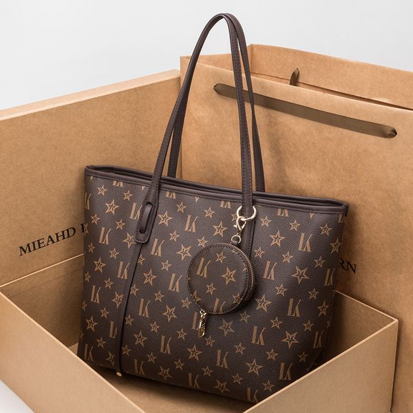 fashion simple large bag handbag intellectual ladies bag tote bag briefcase shopping single shoulder son mother
fashion simple large bag handbag intellectual ladies bag tote bag briefcase shopping single shoulder son mother