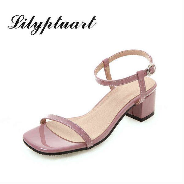 summer open toe feet bare buckle square head patent leather shoes rubber soles with women's sandals 220315, Black
summer open toe feet bare buckle square head patent leather shoes rubber soles with women's sandals 220315, Black