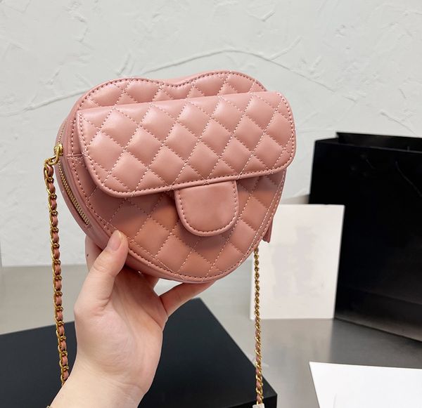 shoulder bags new style designers hearts chains handbag zipper purse clutch crossbody bag patent leather letters lattice totes wallets 2022
shoulder bags new style designers hearts chains handbag zipper purse clutch crossbody bag patent leather letters lattice totes wallets 2022