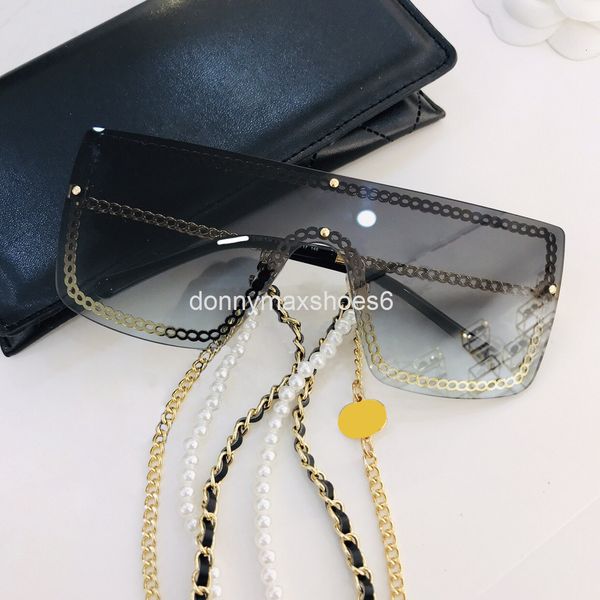 sunglasses fashion large box small fragrance ch personalized female pearl chain anti uv with leather, White;black
sunglasses fashion large box small fragrance ch personalized female pearl chain anti uv with leather, White;black