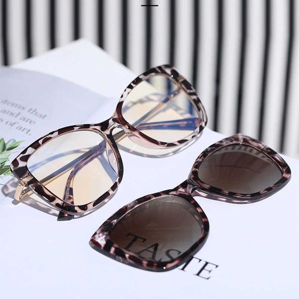 sunglasses 2 in 1 polarized women 2022 vintage retro magnet anti blue light glasses frame female optical eyewear, White;black
sunglasses 2 in 1 polarized women 2022 vintage retro magnet anti blue light glasses frame female optical eyewear, White;black