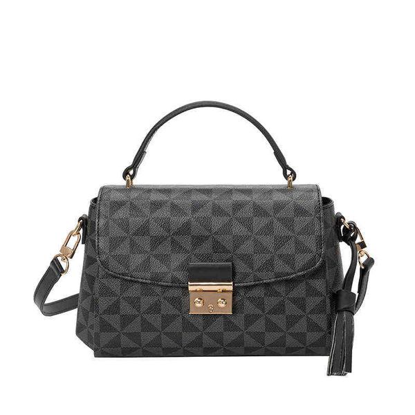 evening bags luxury fashion new printed color matching handbag shoulder women's tote handbags oneshoulder 220802
evening bags luxury fashion new printed color matching handbag shoulder women's tote handbags oneshoulder 220802