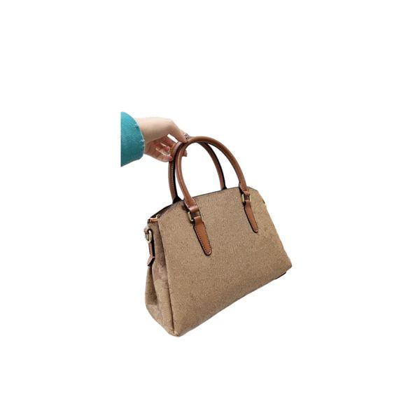 2022 new c oes aches hand-held slant bags single-shoulder slant bag designer luxury genuine leather woman clutch
2022 new c oes aches hand-held slant bags single-shoulder slant bag designer luxury genuine leather woman clutch