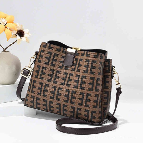 msenger small bag women's autumn winter new fashion bucket versatile large capacity retro female bags all-match single shoulder handbag
msenger small bag women's autumn winter new fashion bucket versatile large capacity retro female bags all-match single shoulder handbag
