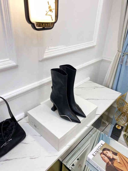 boots autumn winter pointed middle tube high heel versatile leather boots chelsea zipper slim shoes women, Black
boots autumn winter pointed middle tube high heel versatile leather boots chelsea zipper slim shoes women, Black