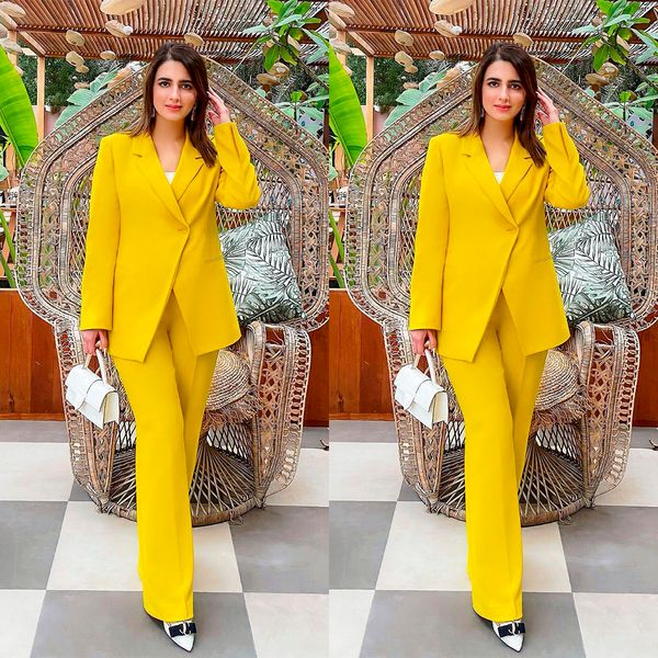 summer fashion yellow women blazer suits power leisure loose evening party robe outfit wedding wear 2 pieces, Black;red
summer fashion yellow women blazer suits power leisure loose evening party robe outfit wedding wear 2 pieces, Black;red