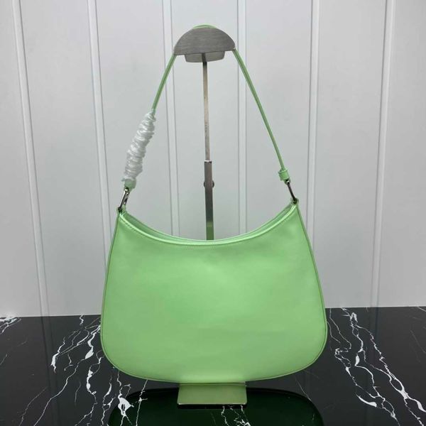 new custom made solid color versatile ladies underarm bag 1bc499 designer leather handbag brand one shoulder crossbody bag
new custom made solid color versatile ladies underarm bag 1bc499 designer leather handbag brand one shoulder crossbody bag