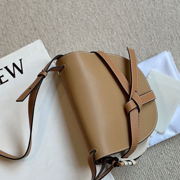 designers bags luxury handbags brand shoulder bag classic women bow saddle crossbody bags purses
designers bags luxury handbags brand shoulder bag classic women bow saddle crossbody bags purses