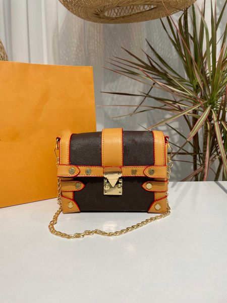 classic soft box women case bag designer presbyopia chain one-shoulder diagonal bag simple fashion female cosmetic bag wholesale
classic soft box women case bag designer presbyopia chain one-shoulder diagonal bag simple fashion female cosmetic bag wholesale