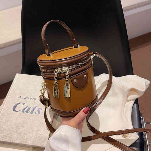 french bag women's 2022 early spring new contrast color cylinder bag sling one shoulder messenger handbag
french bag women's 2022 early spring new contrast color cylinder bag sling one shoulder messenger handbag