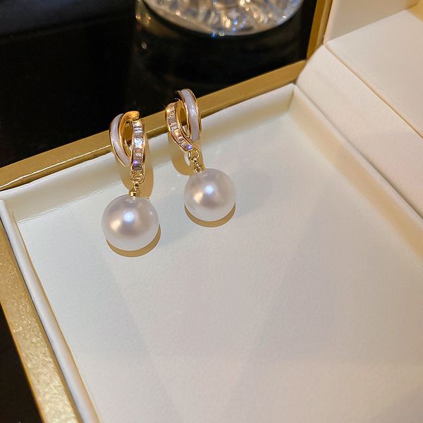 gold plated silver needle drop oil zircon pearl earrings french retro stud earrings eardrop advanced fashionable, Golden
gold plated silver needle drop oil zircon pearl earrings french retro stud earrings eardrop advanced fashionable, Golden