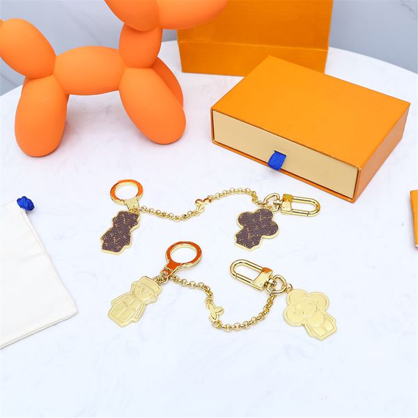 keychain fashion women men handmade car keychains stylish buckle designer luxury key chain bag with box and dustbags, Silver
keychain fashion women men handmade car keychains stylish buckle designer luxury key chain bag with box and dustbags, Silver