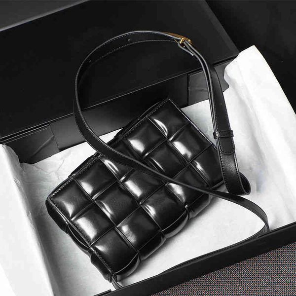 bottegav venetas summer fashion versatile woven women's pillow leather tofu one shoulder messenger bag n50f
bottegav venetas summer fashion versatile woven women's pillow leather tofu one shoulder messenger bag n50f