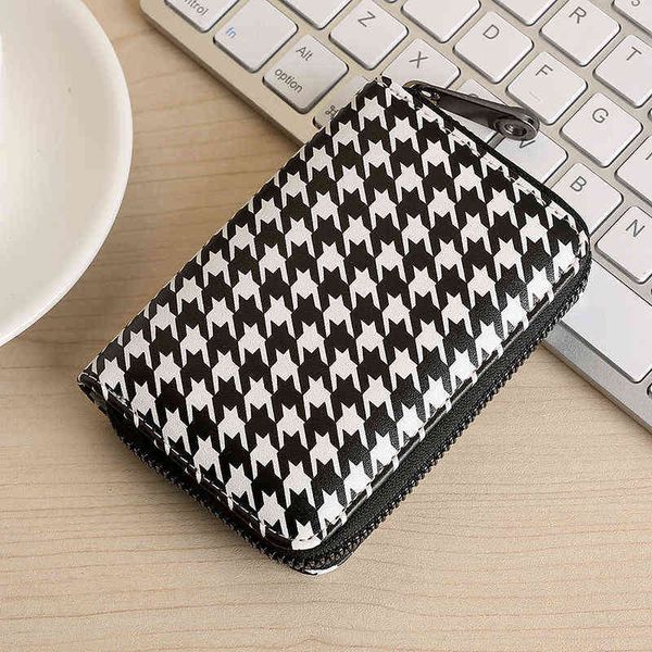 ins style european and american fashion simple high value credit card bag anti degaussing anti theft brush coin purse 220511, Red;black
ins style european and american fashion simple high value credit card bag anti degaussing anti theft brush coin purse 220511, Red;black