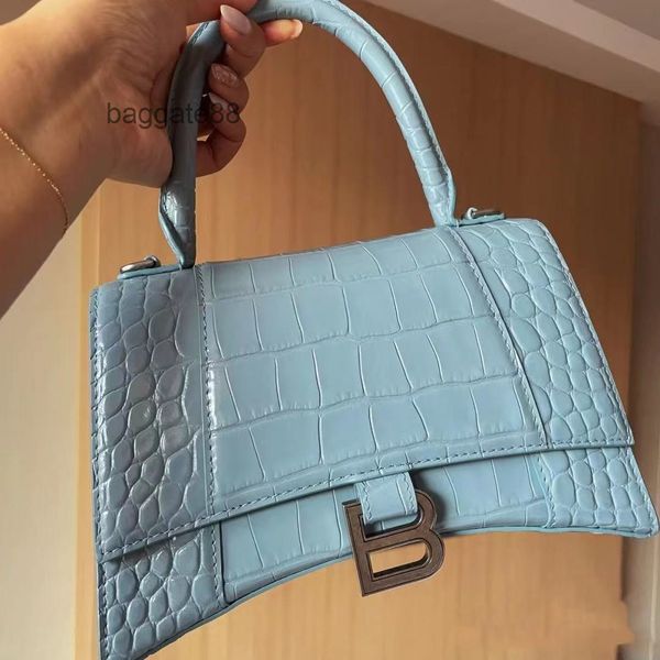 handbags crossbody 2022 buckle b trend designer home letter bags bbalencaig'ss crocodile hourglass bag mini cowhide one shoulder yg77
handbags crossbody 2022 buckle b trend designer home letter bags bbalencaig'ss crocodile hourglass bag mini cowhide one shoulder yg77