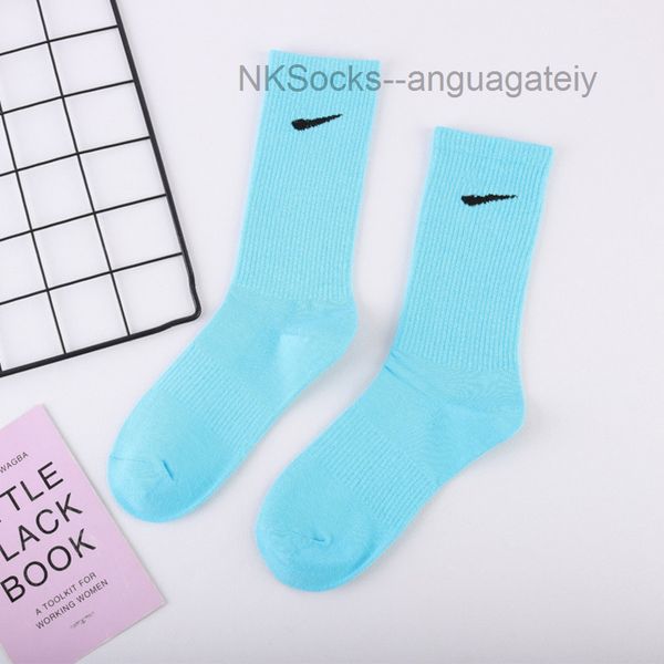fashion classic men's hook brand socks middle tube sports moisture absorption sock casual men women luxury wear medium short sportsocks, Black
fashion classic men's hook brand socks middle tube sports moisture absorption sock casual men women luxury wear medium short sportsocks, Black