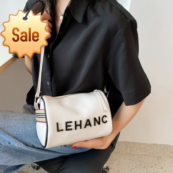 new white soft broadband women fashion temperament messenger leather shoulder bags
new white soft broadband women fashion temperament messenger leather shoulder bags