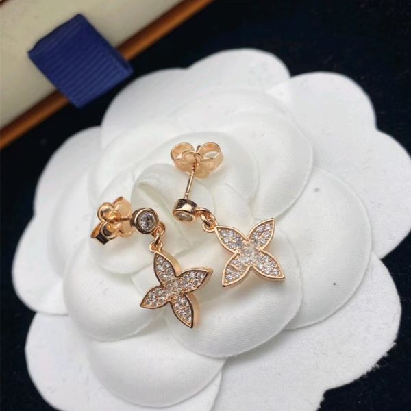 new fashion ladies designer earrings with diamond clover flower ornament earrings women's holiday gifts, Silver
new fashion ladies designer earrings with diamond clover flower ornament earrings women's holiday gifts, Silver