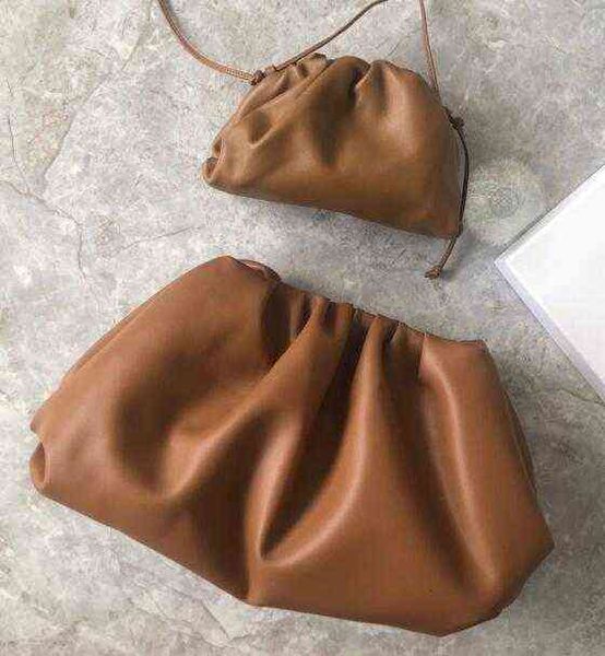 7a+newset women handbags cloud shape magnet ladies evening bags clutch women pouch genuine leather handmade girls handbag crossbody totes
7a+newset women handbags cloud shape magnet ladies evening bags clutch women pouch genuine leather handmade girls handbag crossbody totes