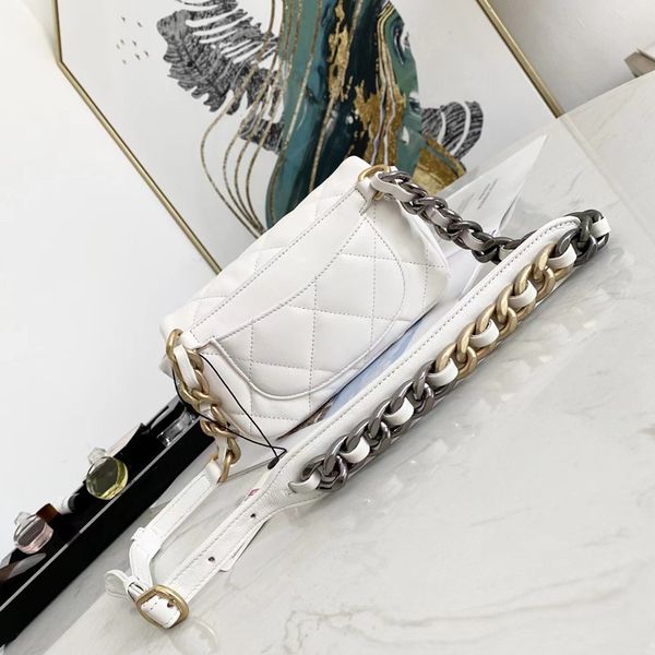 5a+2022 r women's bags handmade luxury handbags classic fashion sheepskin mini small waist bag chest chain messenger bag
5a+2022 r women's bags handmade luxury handbags classic fashion sheepskin mini small waist bag chest chain messenger bag