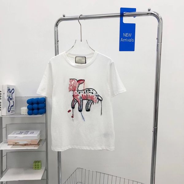 women's t-shirt 22 spring and summer gu letters color lines deer tassel embroidery cartoon age reducing girl style round neck short sle, White
women's t-shirt 22 spring and summer gu letters color lines deer tassel embroidery cartoon age reducing girl style round neck short sle, White