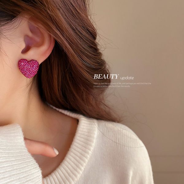 silver needle fully jeweled loving heart strawberry earrings european and american exaggerated light luxury candy-colored, Golden
silver needle fully jeweled loving heart strawberry earrings european and american exaggerated light luxury candy-colored, Golden