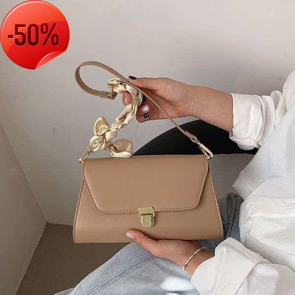 luxury designerbag female summer 2022 new fashion armpit leisure chain small square single shoulder messenger bag
luxury designerbag female summer 2022 new fashion armpit leisure chain small square single shoulder messenger bag