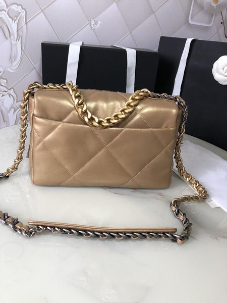 2022 new female lambskin hand luxury designer handbag crossbody flap mini shoulder chain bags
2022 new female lambskin hand luxury designer handbag crossbody flap mini shoulder chain bags
