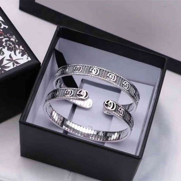 2023 designer new fashion jewelry 925 double stripe open letter pattern old simple fashionable men's and women's bracelet, Black
2023 designer new fashion jewelry 925 double stripe open letter pattern old simple fashionable men's and women's bracelet, Black