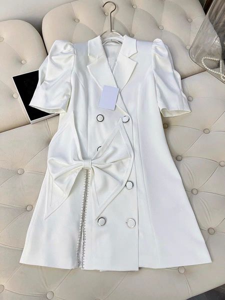 2022 luxury acetate fabric double breasted dress women high end quality notched collar puff sleeve patch bow slit rhinestones skirt, Black;gray
2022 luxury acetate fabric double breasted dress women high end quality notched collar puff sleeve patch bow slit rhinestones skirt, Black;gray