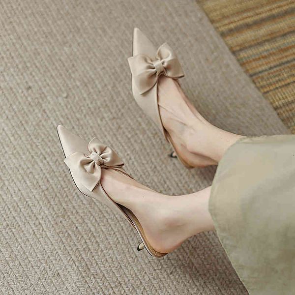 slippers baotou slippers women's summer bow satin pointed high heels fashion wearing muller shoes outside lazy half drag 1c10, Black
slippers baotou slippers women's summer bow satin pointed high heels fashion wearing muller shoes outside lazy half drag 1c10, Black