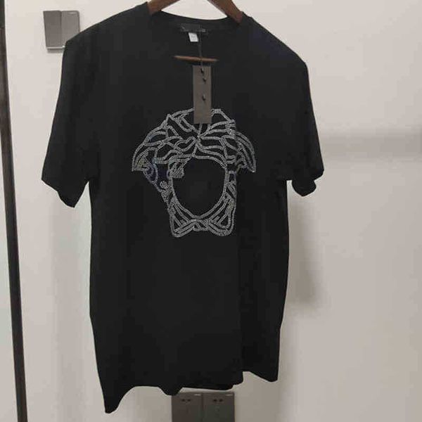 summer short sleeve t-shirt men's european vrse 22 ac medusa diamond fashion luxury summer men's round neck shirt high version, White;black
summer short sleeve t-shirt men's european vrse 22 ac medusa diamond fashion luxury summer men's round neck shirt high version, White;black