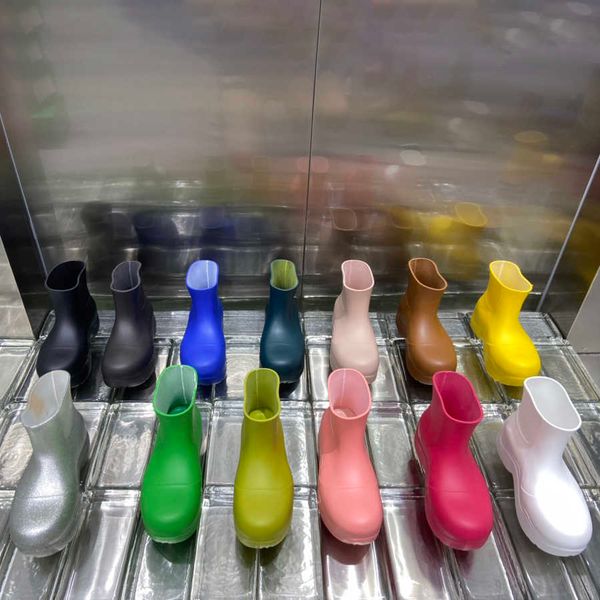 2021 fashion women puddle short boots classic thick-soled biodegradable rubber ankle boot r ladies 5.5cm platform candy color, Black
2021 fashion women puddle short boots classic thick-soled biodegradable rubber ankle boot r ladies 5.5cm platform candy color, Black