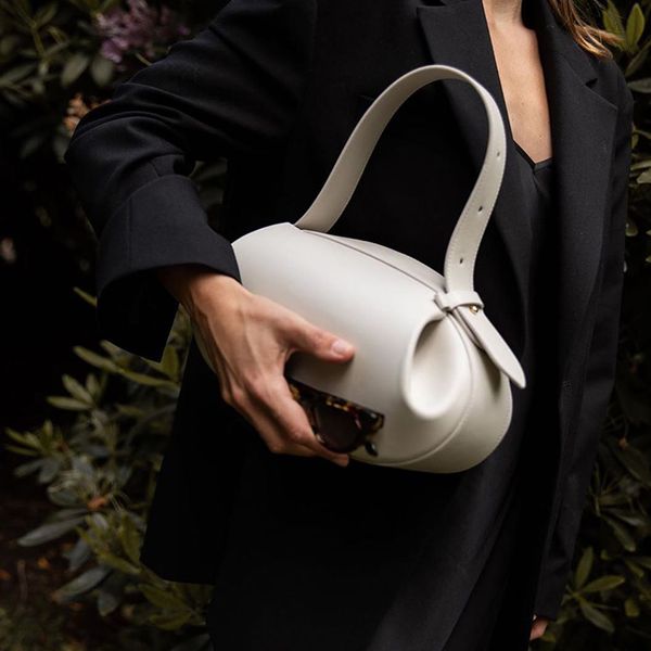 hbp women bag 2022 new circular vintage solid hasp soft s shoulder handbag pures and s crossbody 220709
hbp women bag 2022 new circular vintage solid hasp soft s shoulder handbag pures and s crossbody 220709