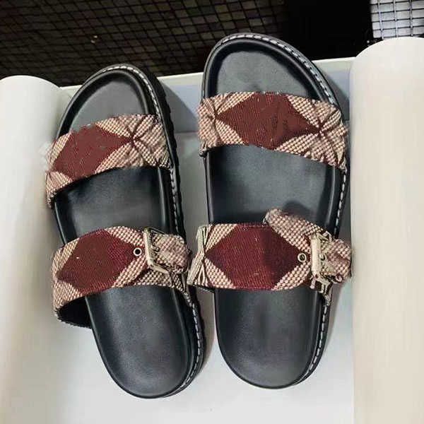 woman slipper designer slipper quality casual slipper genuine leather printing flip flop size 35-41with box, Black
woman slipper designer slipper quality casual slipper genuine leather printing flip flop size 35-41with box, Black