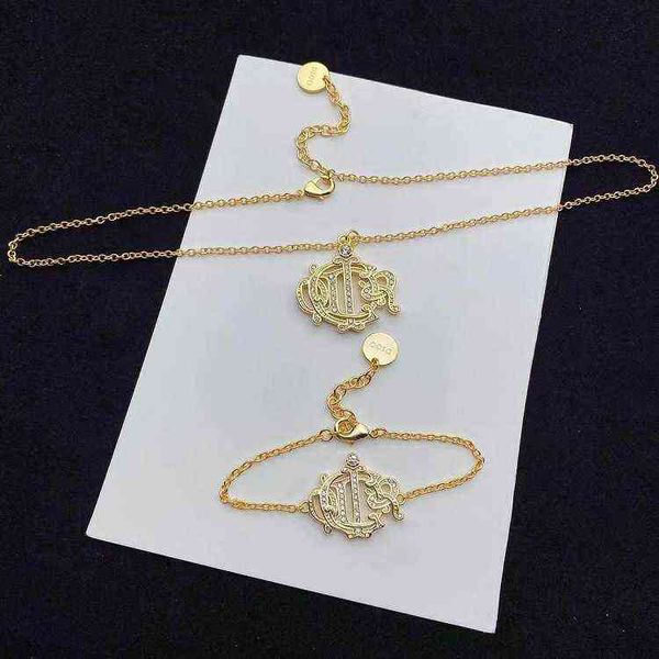 fine gold plated diamond inlaid letter necklace simple fashion versatile girls' clavicle chain, Black
fine gold plated diamond inlaid letter necklace simple fashion versatile girls' clavicle chain, Black