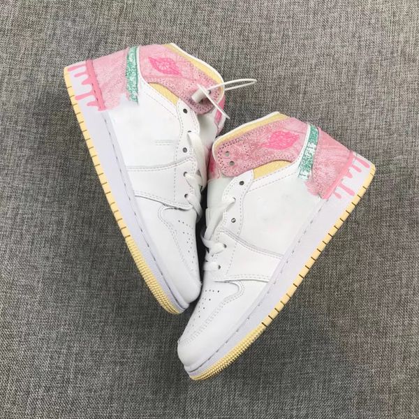 shoes 1 mid features paint drip jumpman basketball hight low cut athletics sneakers running shoe for women sports torch hare game royal pine
shoes 1 mid features paint drip jumpman basketball hight low cut athletics sneakers running shoe for women sports torch hare game royal pine